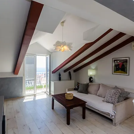 Lukas Apartment *